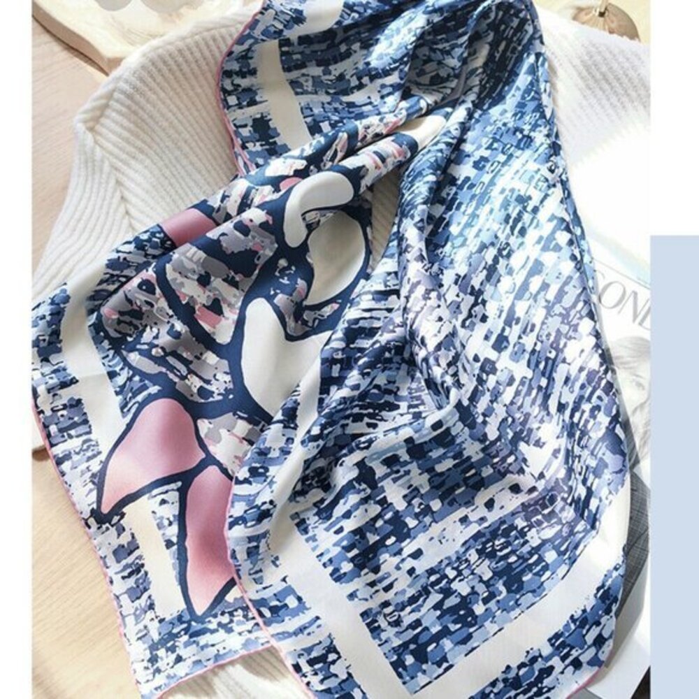 BNWT Women Square Camelia 100% Silk Scarf 90cm